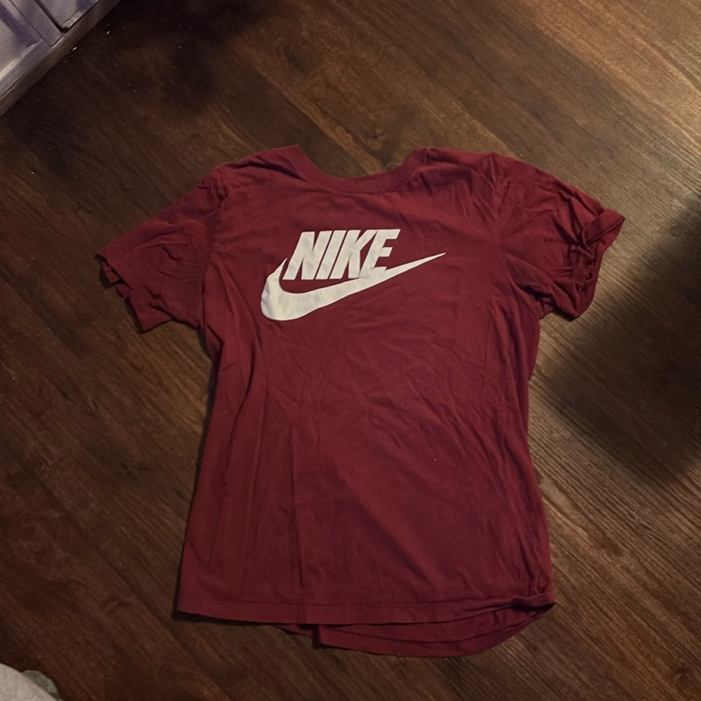 Red Men’s Nike T-shirt